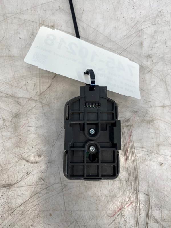 Kenworth P271069 power window switch (LH) from 2006 Kenworth T800, used - view 6 of 7