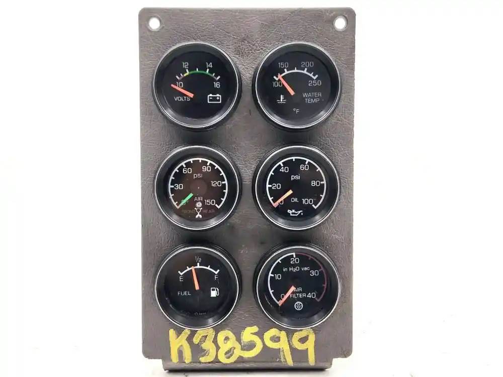 Kenworth S64-1079-7 instrument cluster from 2005 Kenworth T300, used