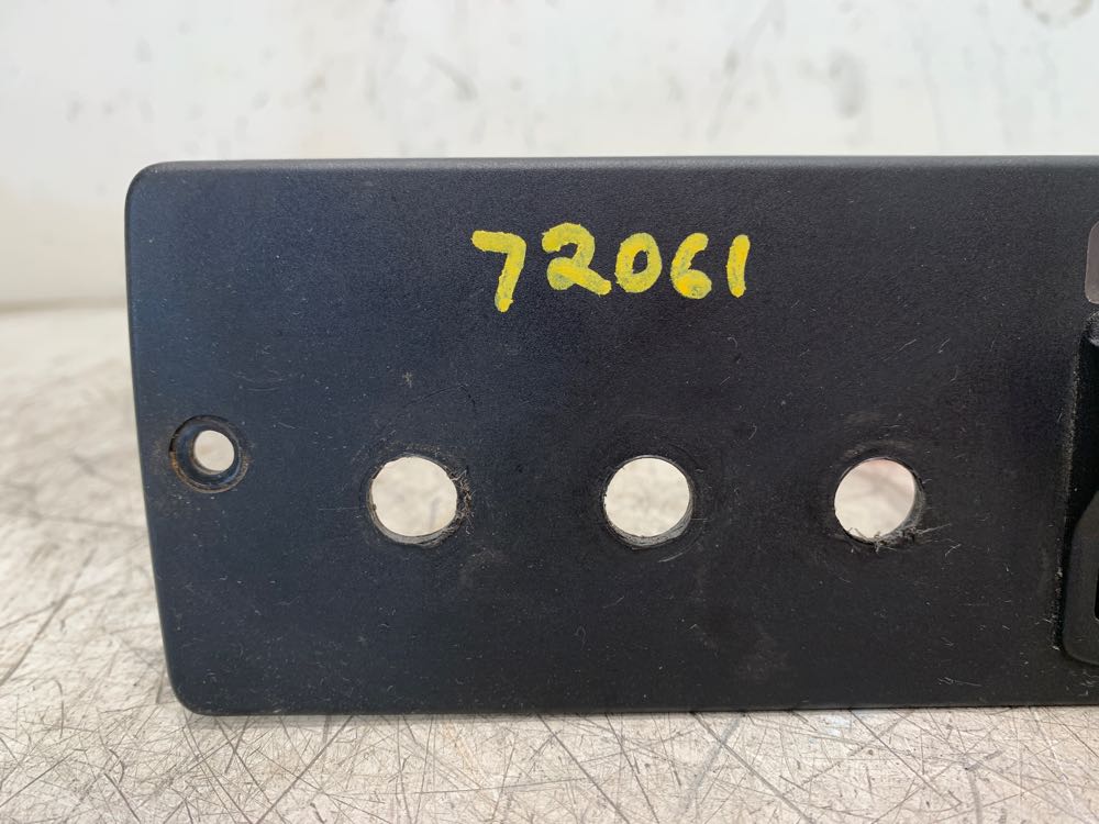 Kenworth S6410053 switch panel from 1999 Kenworth T2000, used - view 2 of 5