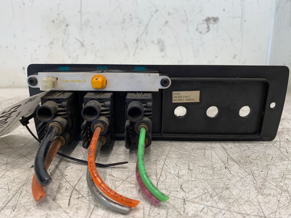Kenworth S6410053 switch panel from 1999 Kenworth T2000, used - view 4 of 5