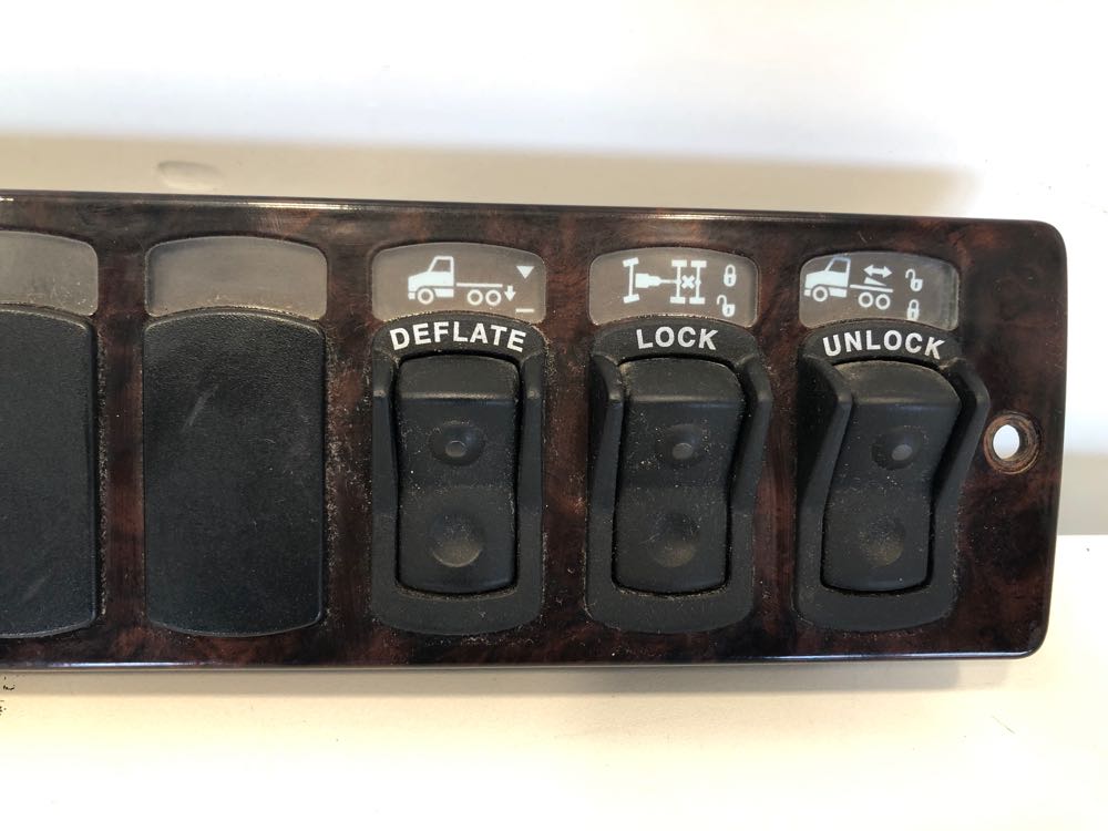 Kenworth S641267130 switch panel from 2012 Kenworth T700, used - view 3 of 5