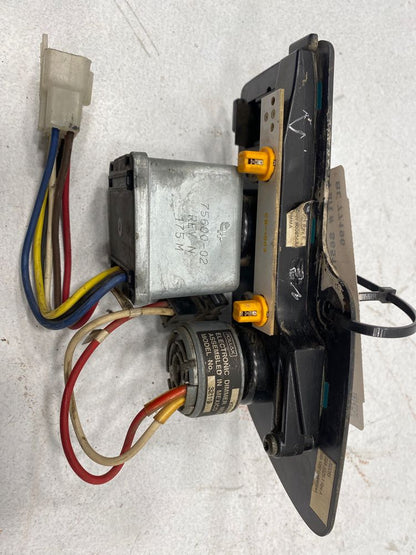 Kenworth S6510251 switch panel from 2007 Kenworth T2000, used - view 2 of 6