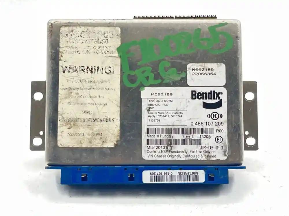 Mack 0486107209 ABS control module from 2014 Mack CXU613T, used