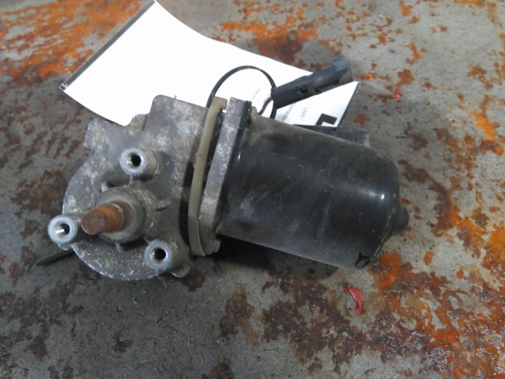 Mack 10251320MO25WJ windshield wiper motor from 2009 Mack CXU612, used