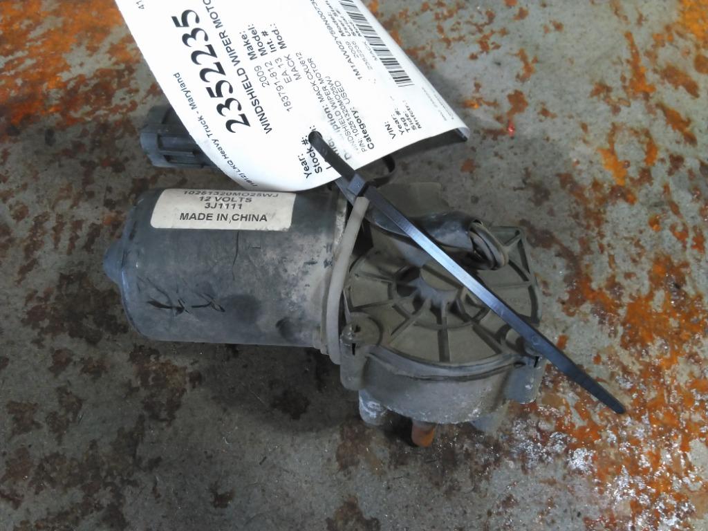 Mack 10251320MO25WJ windshield wiper motor from 2009 Mack CXU612, used - view 2 of 3