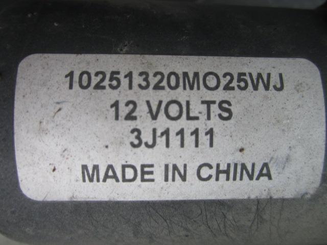 Mack 10251320MO25WJ windshield wiper motor from 2009 Mack CXU612, used - view 3 of 3