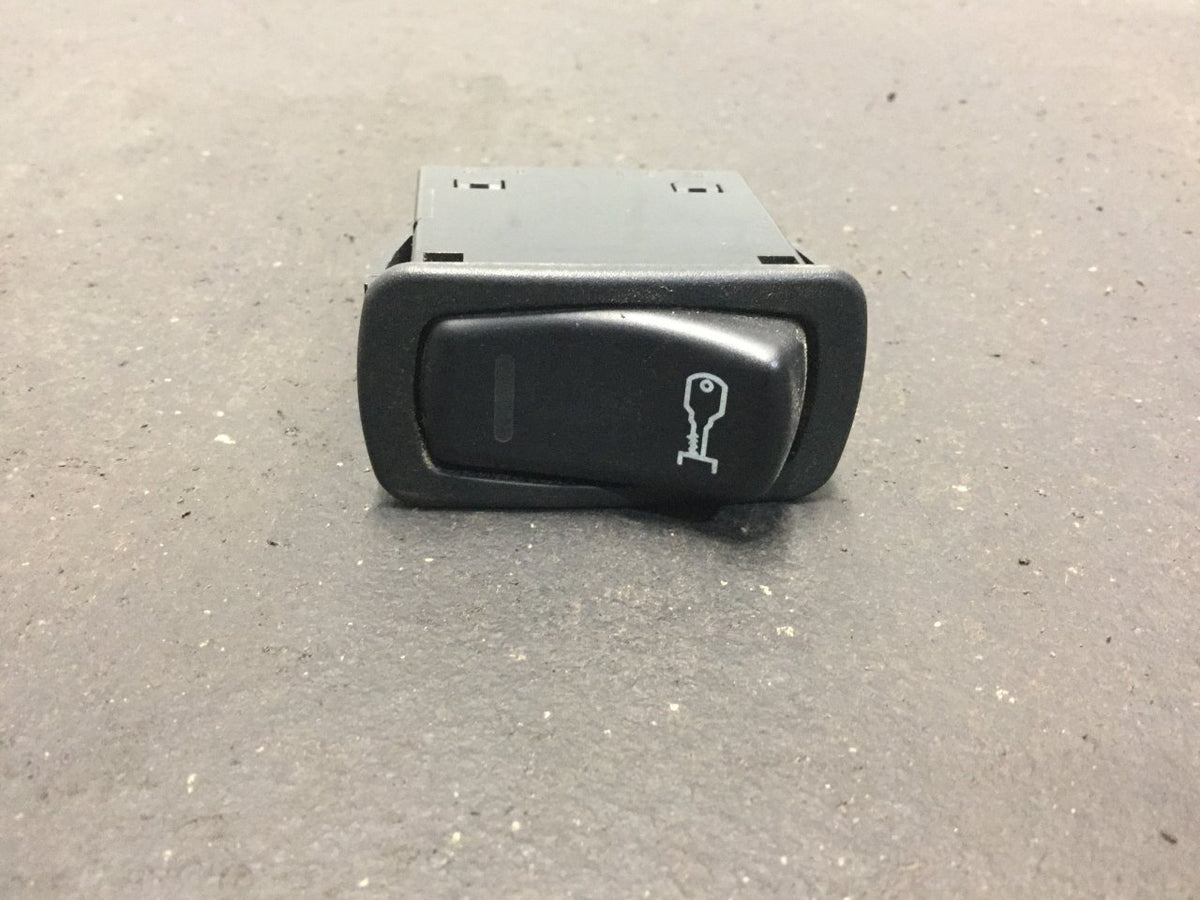 Mack 1MR4323M12 keyless power switch product view