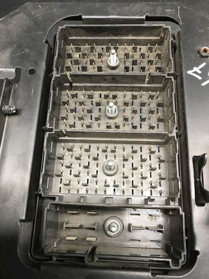 Mack 25136373 fuse box from 2013 Mack CH613, used - view 3 of 4