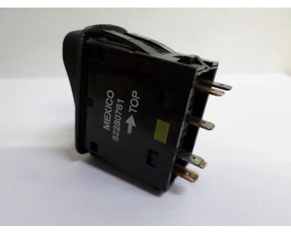 Mack 82280761 suspension height switch from 2013 Mack CXU612, used - view 2 of 3