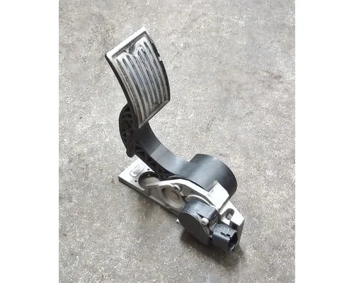 Mack 82627960 accelerator pedal assembly from 2013 Mack CXU613, used