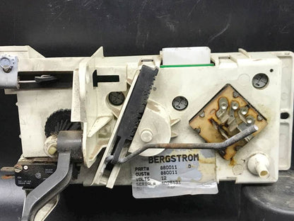Mack 880011 heater / A/C control panel from 2005 Mack CX612 Vision, used
