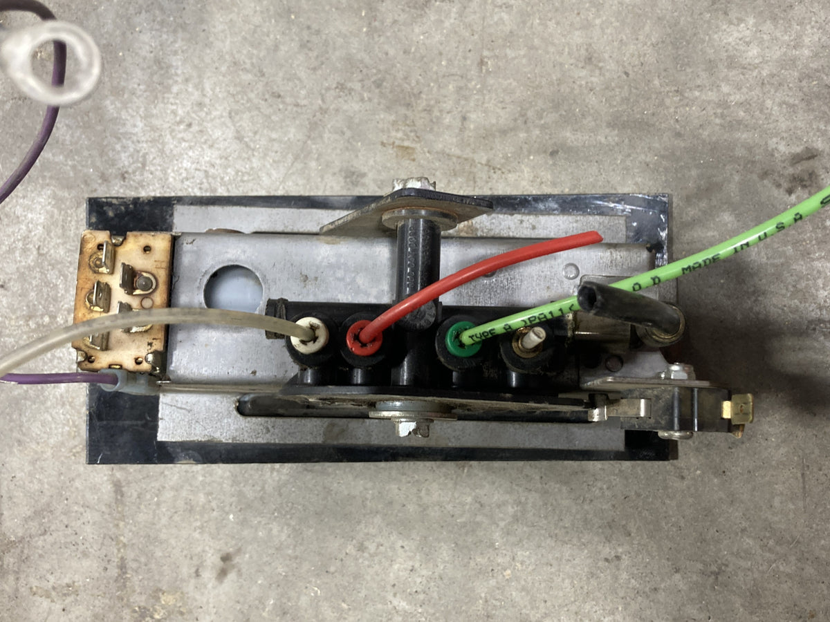 Mack RD-3-3812-0 heater / A/C temperature control from 1998 Mack RD600, used - view 3 of 6