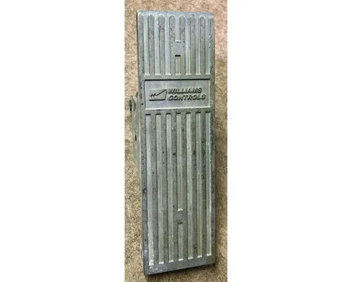 Peterbilt 133284 throttle pedal (williams controls) from 2007 Peterbilt 386, used