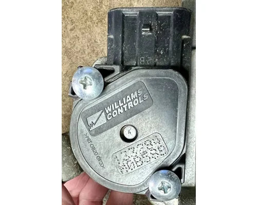 Peterbilt 133284 throttle pedal (williams controls) from 2007 Peterbilt 386, used - view 8 of 8
