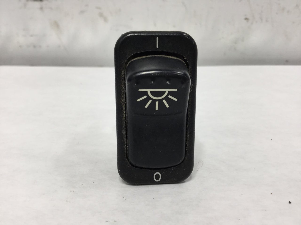 Peterbilt 16-07417-1J3GEF1B31 dome light switch product view