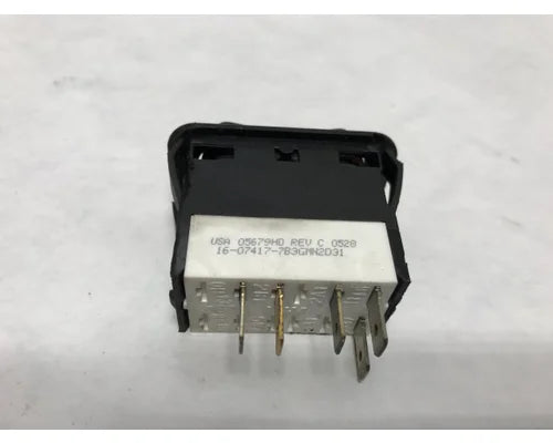 Peterbilt 16-07417-7B3GMN2D31 cruise control set / resume switch from 2006 Peterbilt 387, used - view 2 of 2