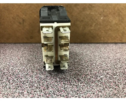 Peterbilt 16-09121-4D3DSS2F61 engine brake level switch from 2012 Peterbilt 587, used - view 3 of 3