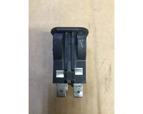 Peterbilt 16-09121-4L8EEF1A91 hazard switch from 2007 Peterbilt 386, used - view 3 of 5