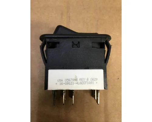 Peterbilt 16-09121-4L8EEF1A91 hazard switch from 2007 Peterbilt 386, used - view 4 of 5