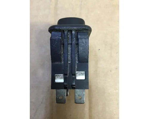 Peterbilt 16-09122-1A8EEF1A81 flood lamp switch from 2007 Peterbilt 386, used - view 3 of 5