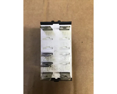 Peterbilt 16-09122-1A8EEF1A81 flood lamp switch from 2007 Peterbilt 386, used - view 5 of 5