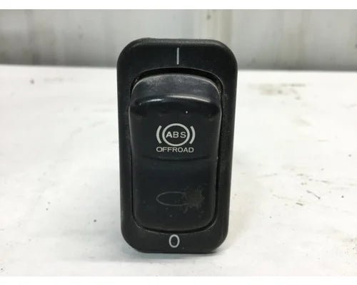 Peterbilt 16-09122-6M8EEF2B81 ABS Off-Road switch from 2008 Peterbilt 367, used