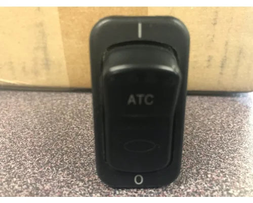 Peterbilt 16-09122-7G8EED2B81 ATC (traction control) switch from 2012 Peterbilt 587, used