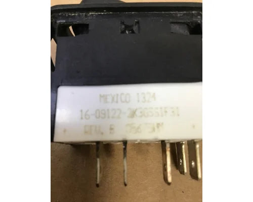 Peterbilt 16-09122 sleeper light switch from 2013 Peterbilt 386, used - view 5 of 5