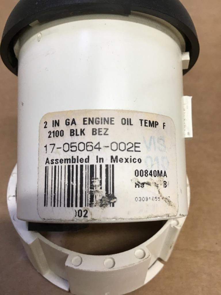Peterbilt 17-05064-002E oil temperature gauge (black bezel) from 2004 Peterbilt 387, used - view 2 of 6