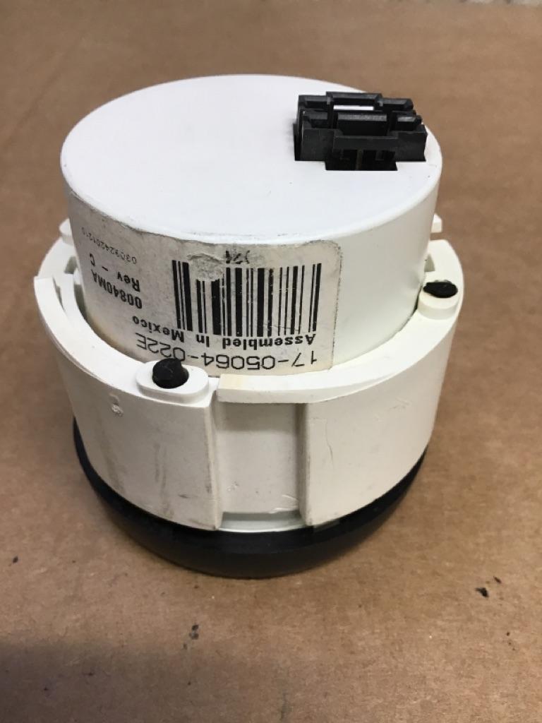Peterbilt 17-05064-022E water temperature gauge (black bezel) from 2004 Peterbilt 387, used - view 5 of 6
