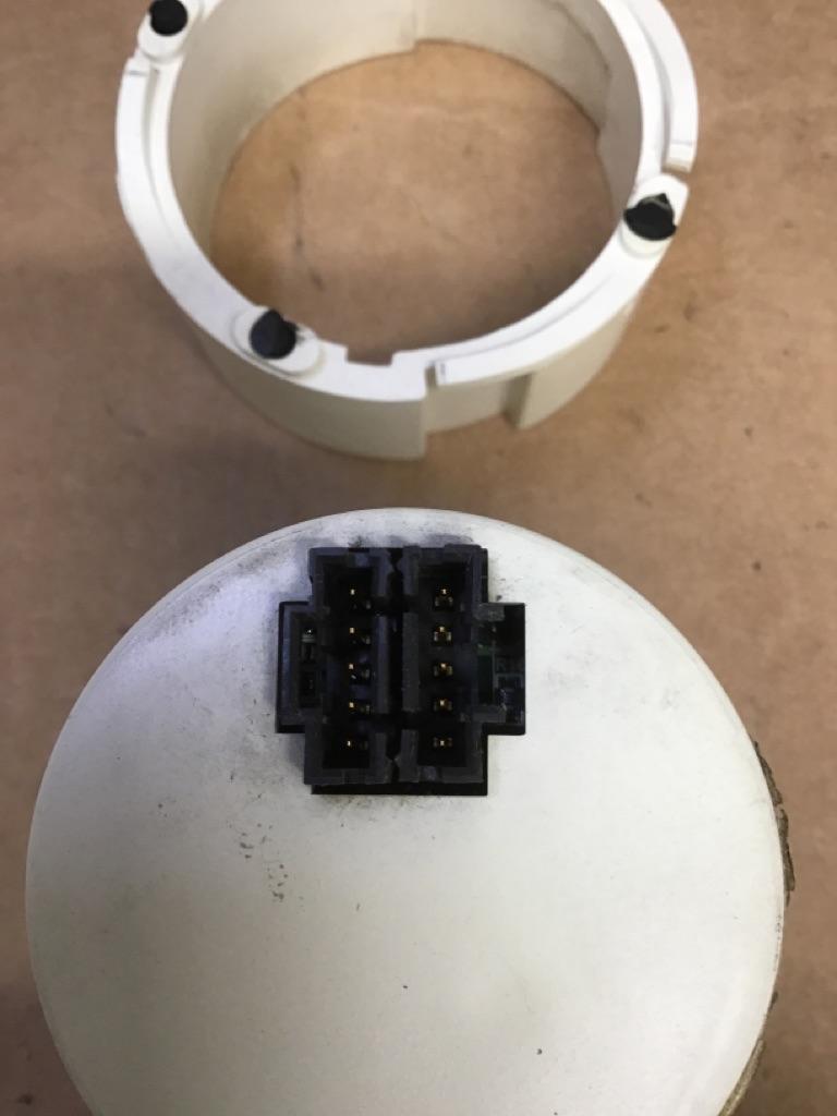 Peterbilt 17-05065-003E front differential temperature gauge (silver trim, 2 in.) from 2004 Peterbilt 387, used - view 3 of 3