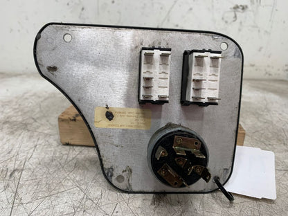Peterbilt 1705007 switch panel from 2006 Peterbilt 387, used - view 3 of 4
