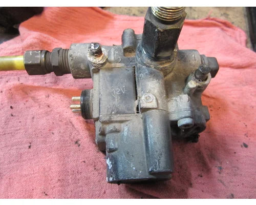 Peterbilt 472-1950-930 ABS modulator valve from 2001 Peterbilt 387, used - view 2 of 2