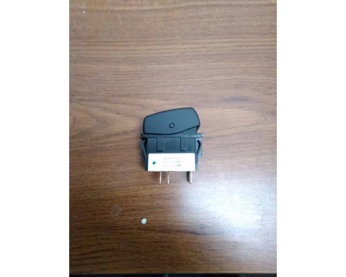 Peterbilt P27-1133-034 hill start assist switch from 2015 Peterbilt 579, used - view 4 of 5