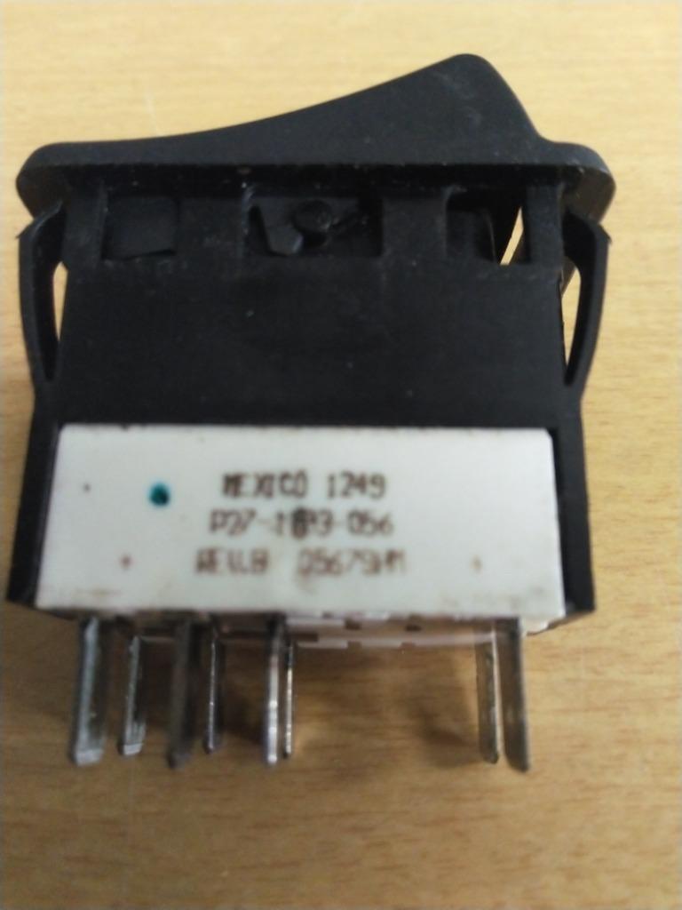 Peterbilt P27-1133-056 interaxle lock switch from 2013 Peterbilt 579, used - view 3 of 3