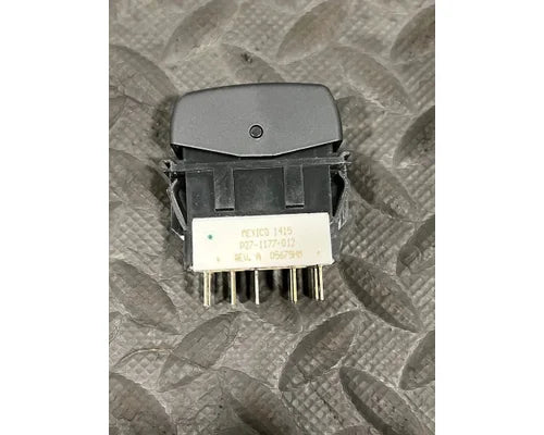 Peterbilt P27-1177-012 DPF regen switch from 2015 Peterbilt 579, used - view 3 of 5