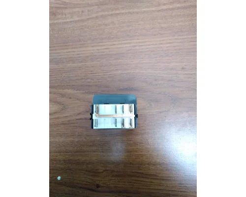 Peterbilt P27-1178-056 Inter-Axle differential lock switch from 2015 Peterbilt 579, used - view 2 of 5