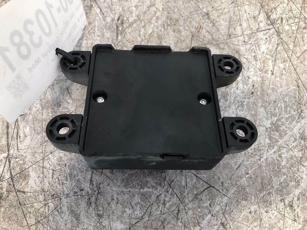 Peterbilt Q27-6017-001 mirror control module from 2013 Peterbilt 386, used - view 2 of 3