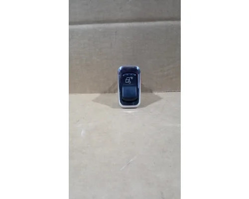 Peterbilt Q27-6031-1A8EEF1AH1 Back-Up light switch from 2009 Peterbilt 386, used