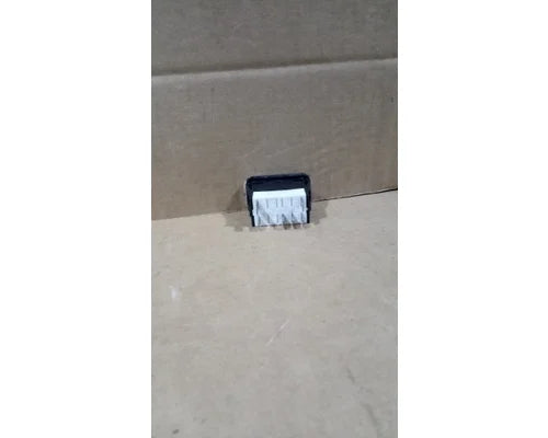 Peterbilt Q27-6031-1A8EEF1AH1 Back-Up light switch from 2009 Peterbilt 386, used - view 3 of 3