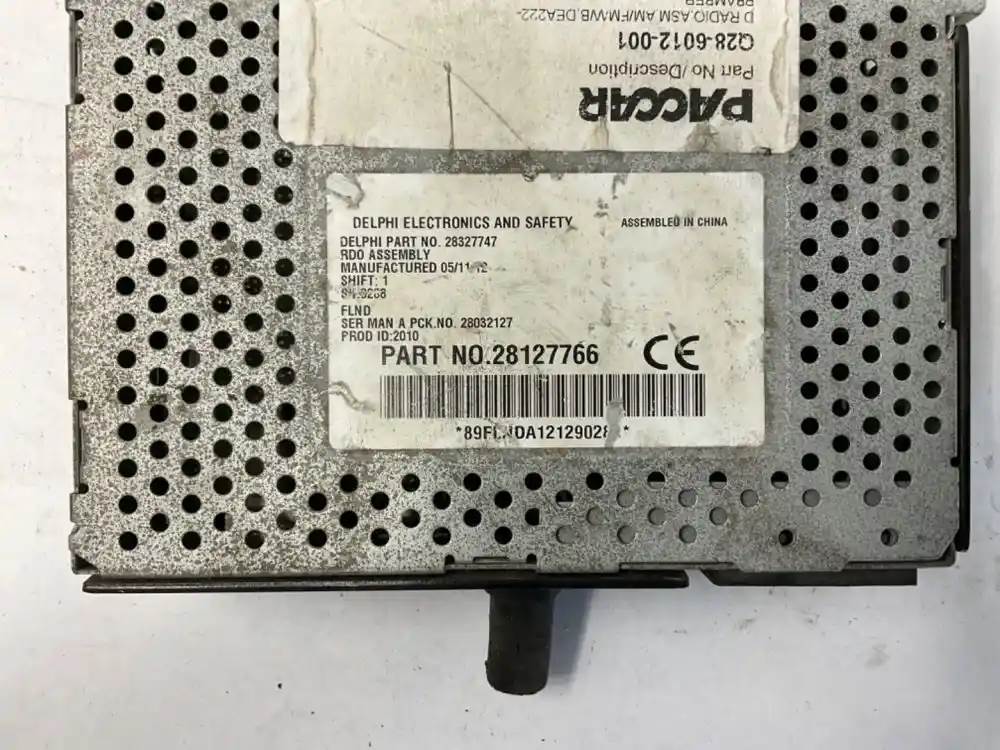 Peterbilt Q28-6012-001 radio from 2013 Peterbilt 384, used - view 2 of 4
