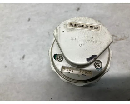 Peterbilt Q43-6002-102C secondary air pressure gauge from 2010 Peterbilt 387, used - view 2 of 2
