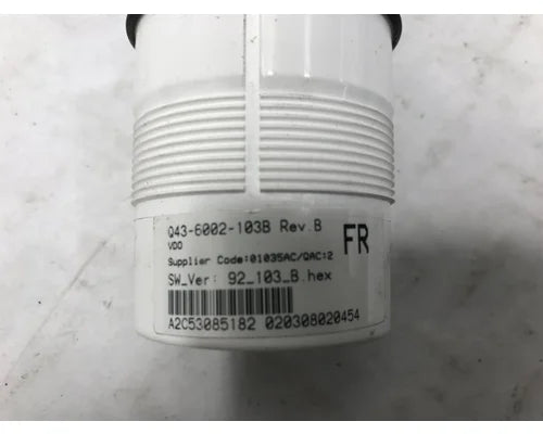 Peterbilt Q43-6002-103B brake air pressure gauge from 2011 Peterbilt 384, used - view 2 of 2