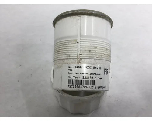 Peterbilt Q43-6002-103C brake air pressure gauge from 2012 Peterbilt 587, used - view 2 of 2