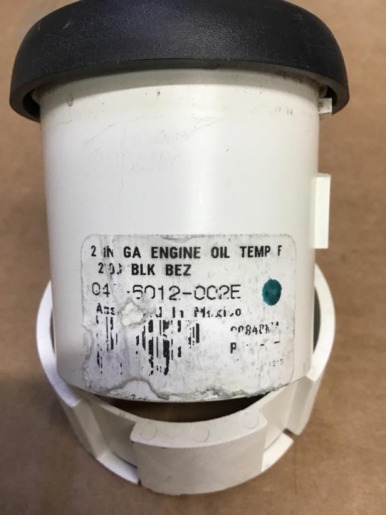 Peterbilt Q43-6012-002E oil temperature gauge (black bezel) from 2005 Peterbilt 387, used - view 2 of 5