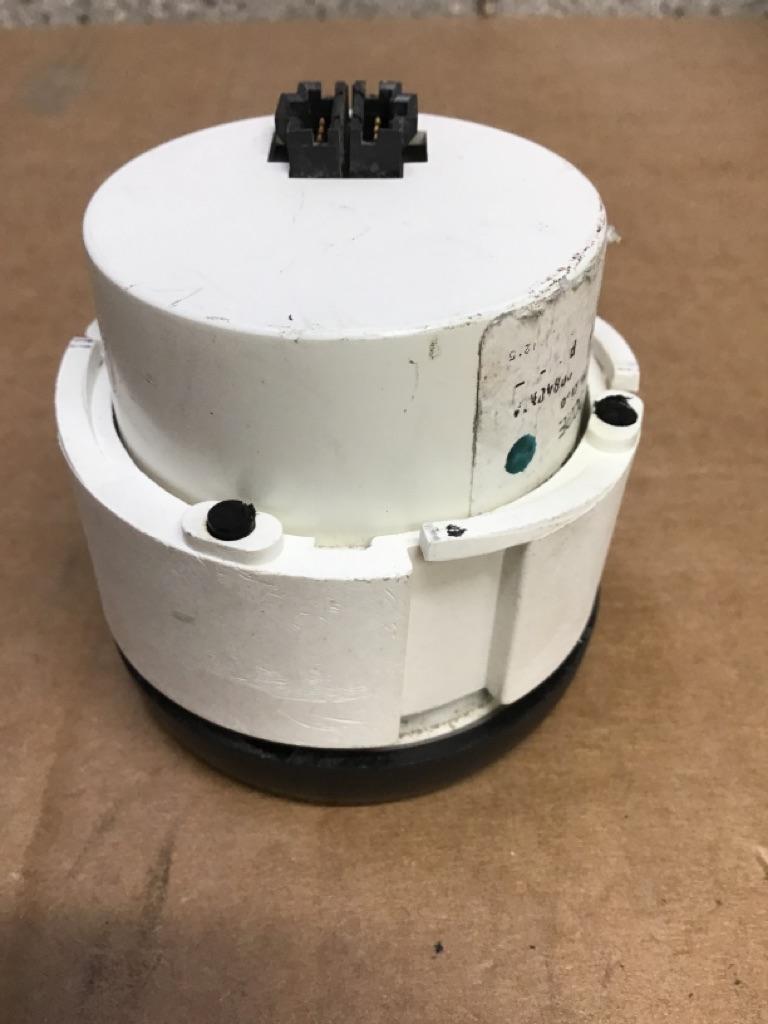 Peterbilt Q43-6012-002E oil temperature gauge (black bezel) from 2005 Peterbilt 387, used - view 4 of 5