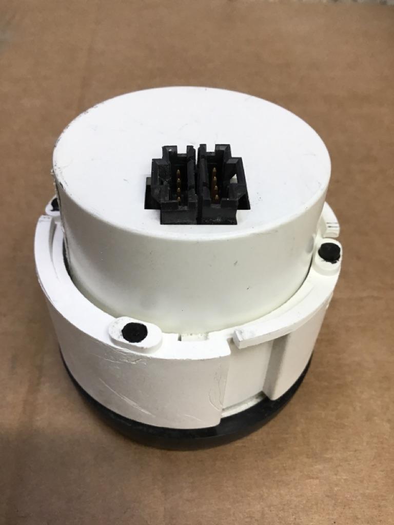 Peterbilt Q43-6012-002E oil temperature gauge (black bezel) from 2005 Peterbilt 387, used - view 5 of 5