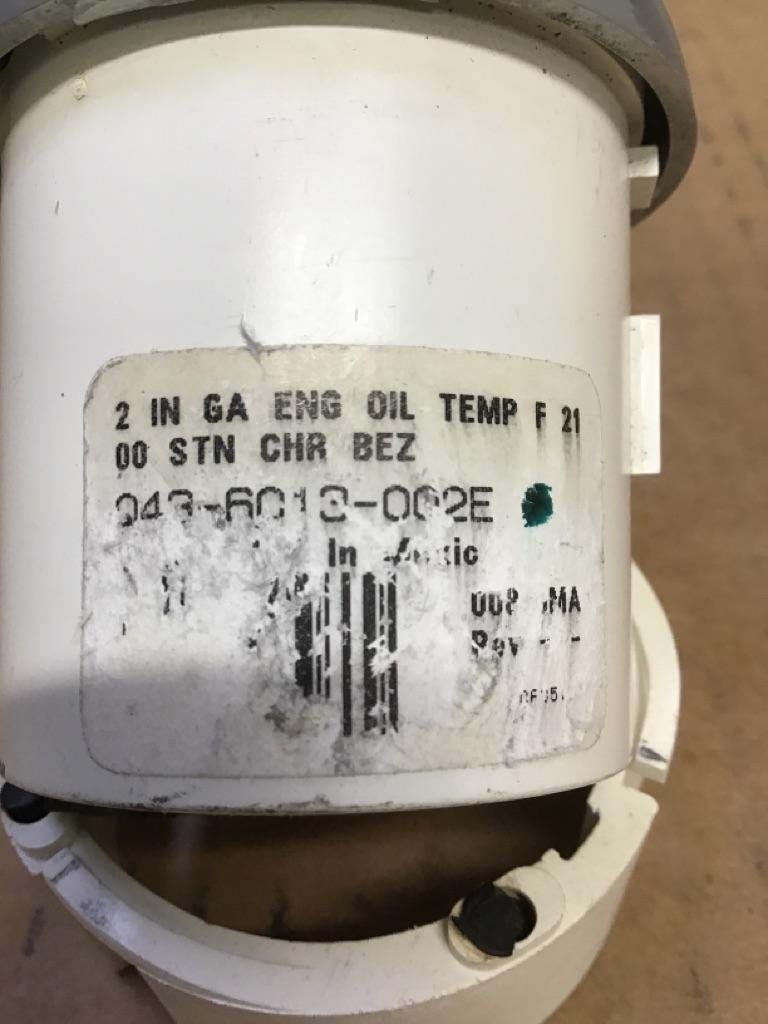 Peterbilt Q43-6013-002E oil temperature gauge (silver bezel) from 2005 Peterbilt 387, used - view 2 of 6