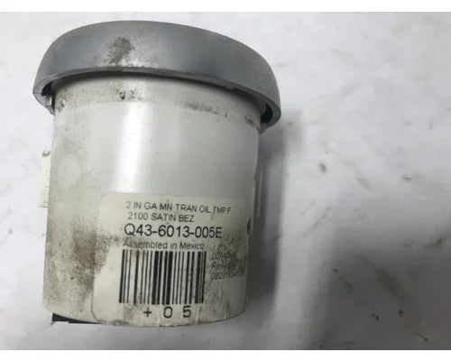 Peterbilt Q43-6013-005E transmission temperature gauge from 2009 Peterbilt 387, used - view 2 of 2