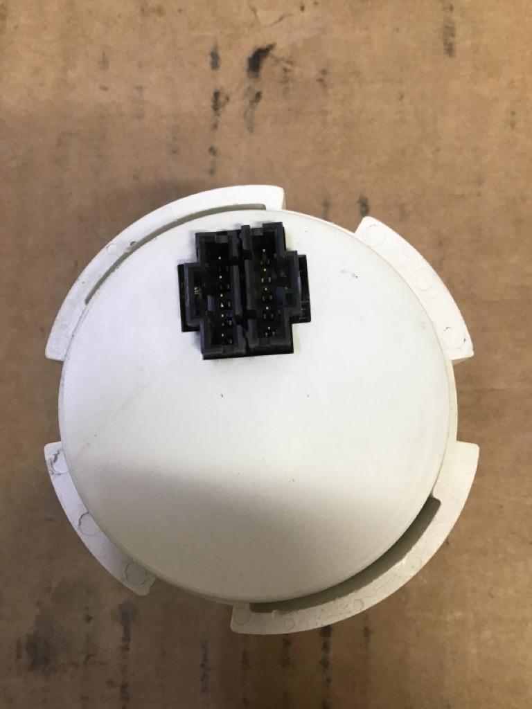Peterbilt Q43-6013-007E fuel gauge (silver bezel) from 2005 Peterbilt 387, used - view 5 of 6